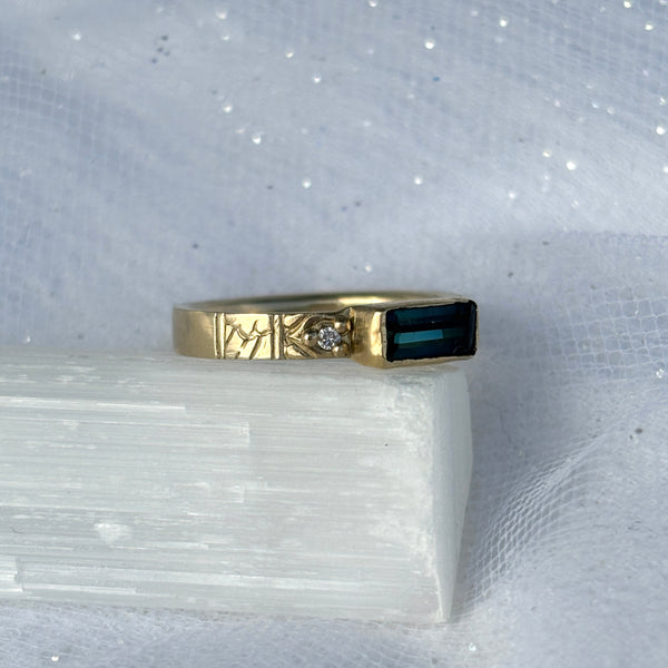 Myth and Stone Rainy Day Oracle ring side detail