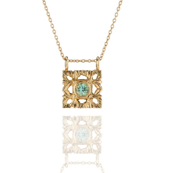 Myth and Stone Sequence necklace in gold with emerald