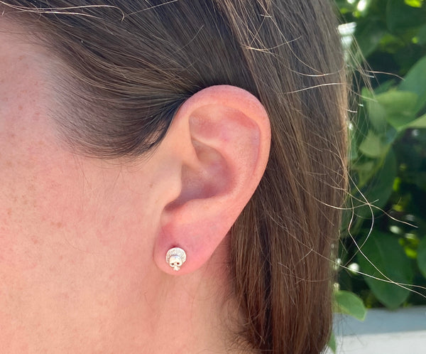 Freya Skull Studs in gold