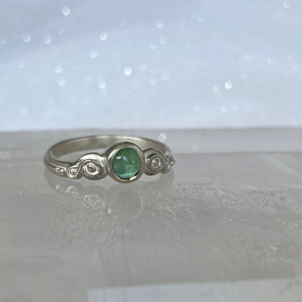 Myth and Stone Curiosity ring in silver with green tourmaline