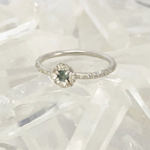 Myth and Stone Sapphire Illuminated Flower ring full view